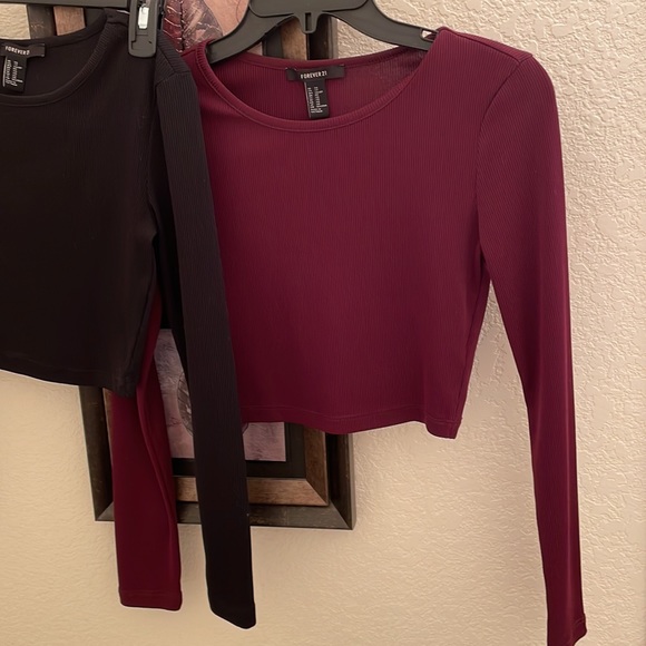 A DEAL Set of two crop long sleeves forever 21 tops! - Picture 2 of 6